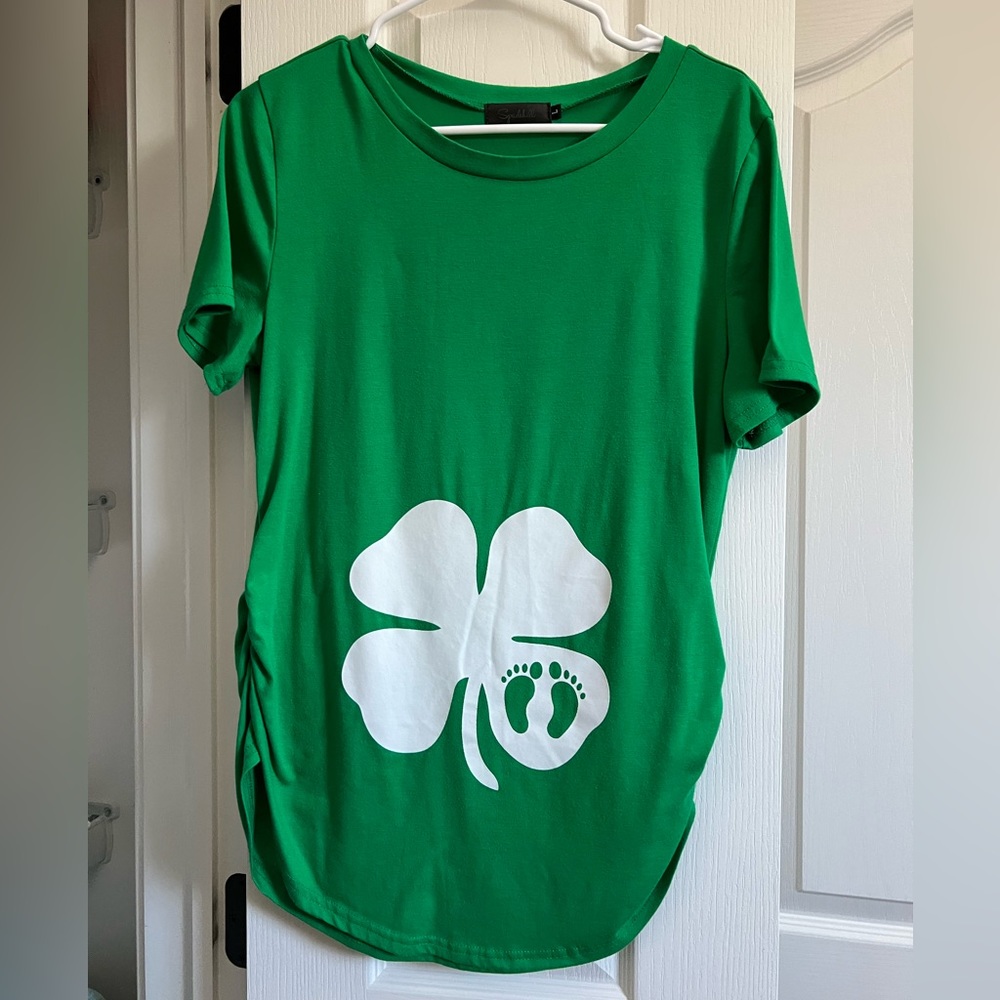 St. Patrick’s Day maternity shirt sleeve shirt